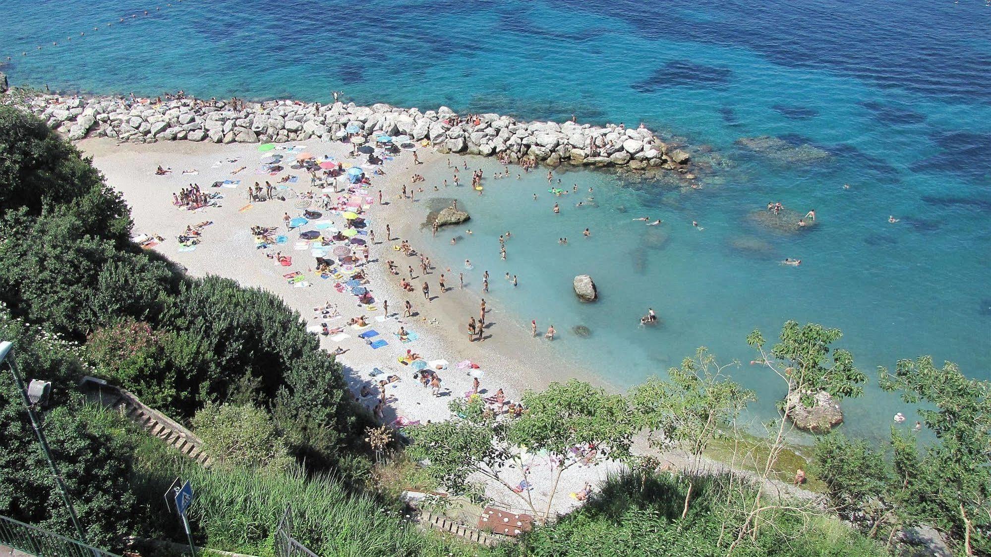 Capri Inn Luaran gambar